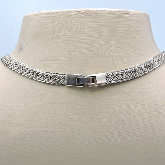 Vintage Wide Silver Textured Herringbone Chain Necklace - Picture 5 of 5